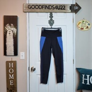 Aerie Chill Play Move High Waisted Pocket Leggings size M Active wear